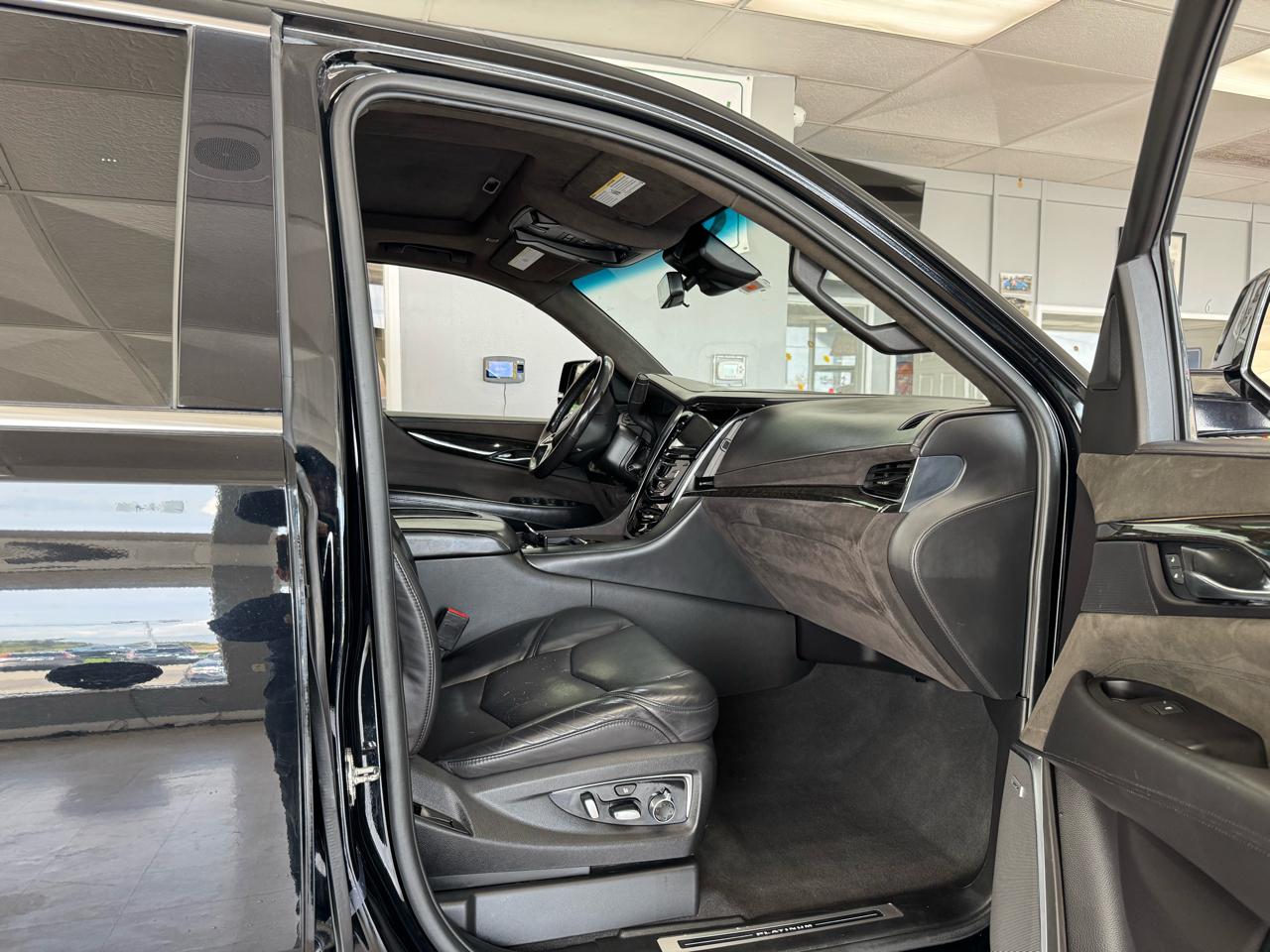 Cadillac Escalade ESV Platinum 4WD 2020