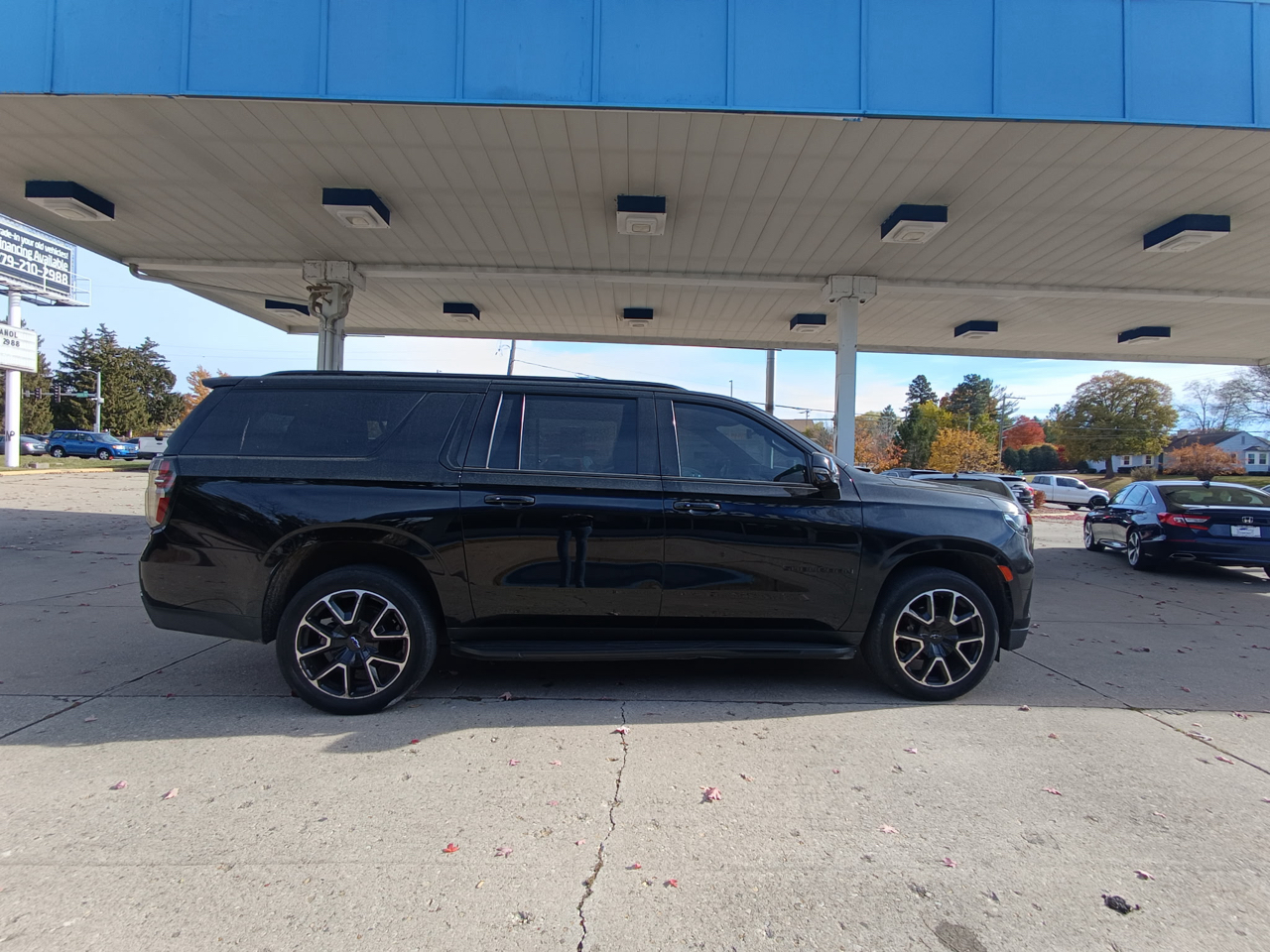 Chevrolet Suburban RST 4WD 2021