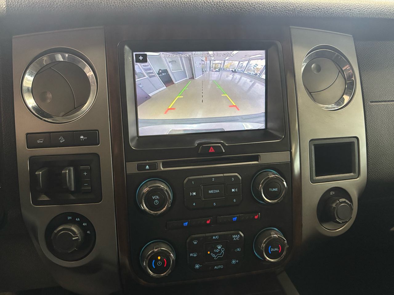 Ford Expedition Platinum 4WD 2017