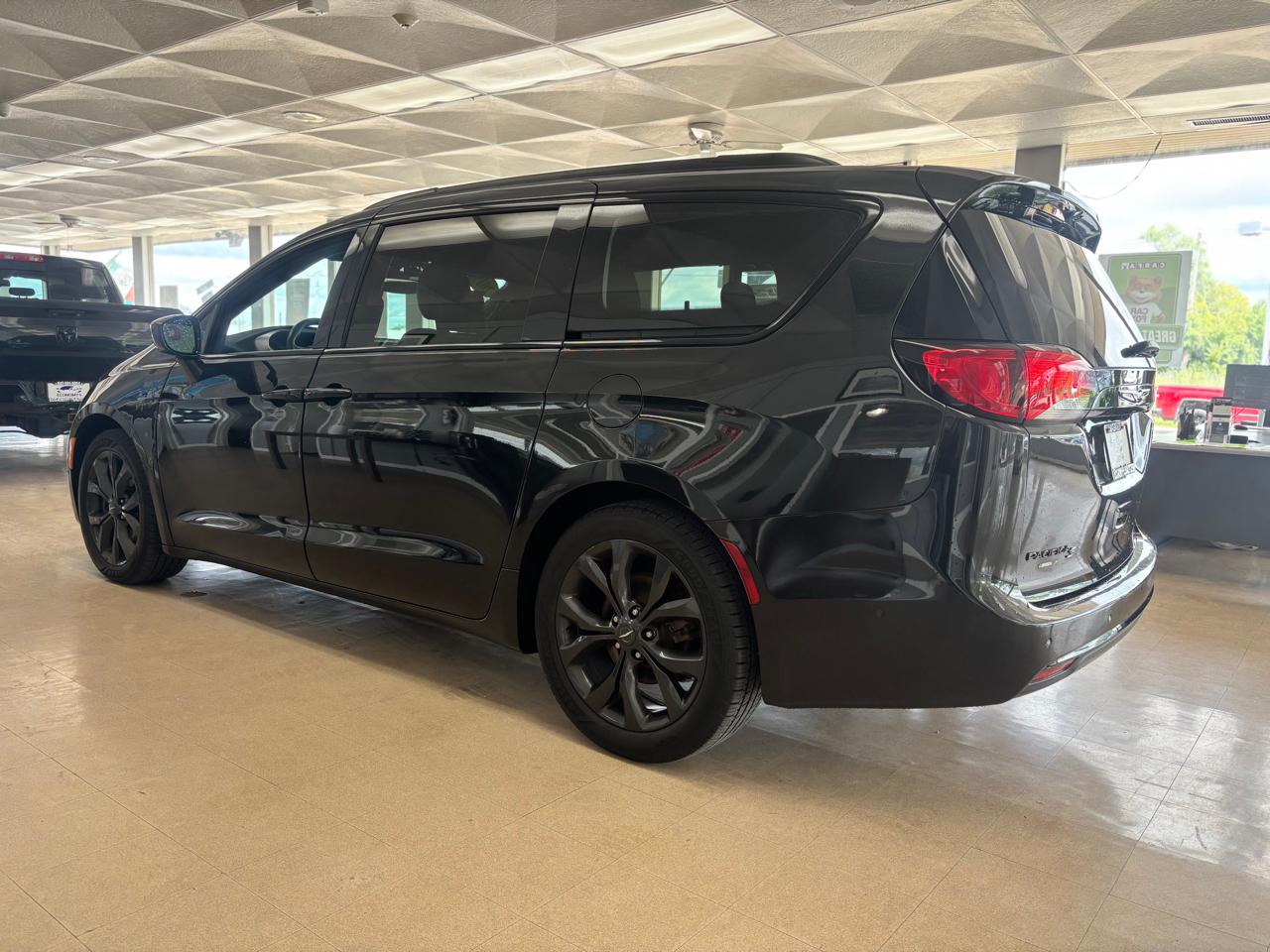 Chrysler Pacifica Touring-L Plus 2019