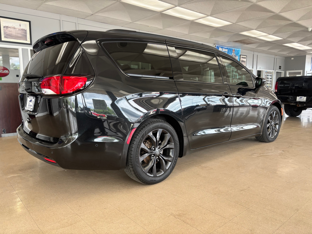 Chrysler Pacifica Touring-L Plus 2019