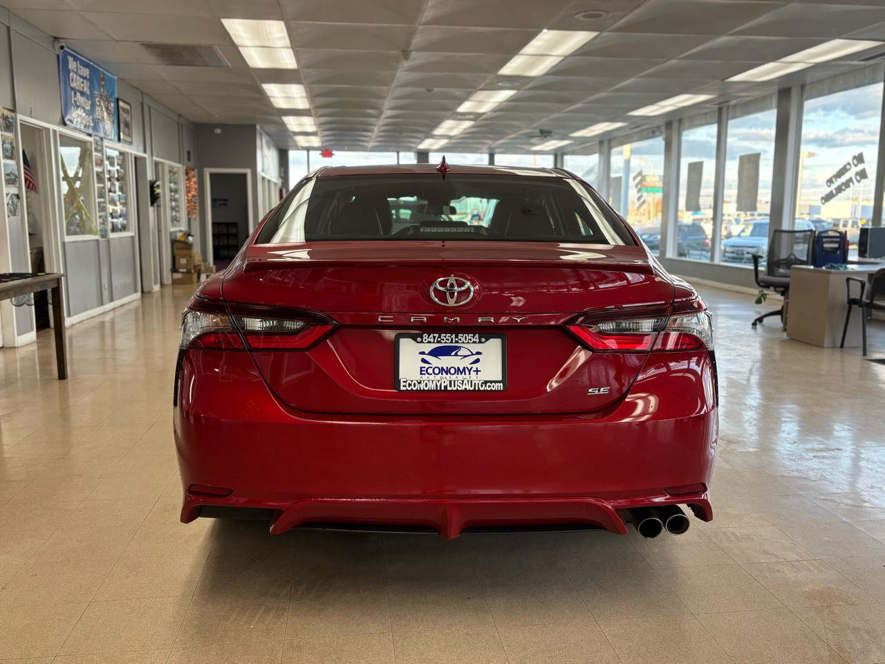 Toyota Camry SE 2024