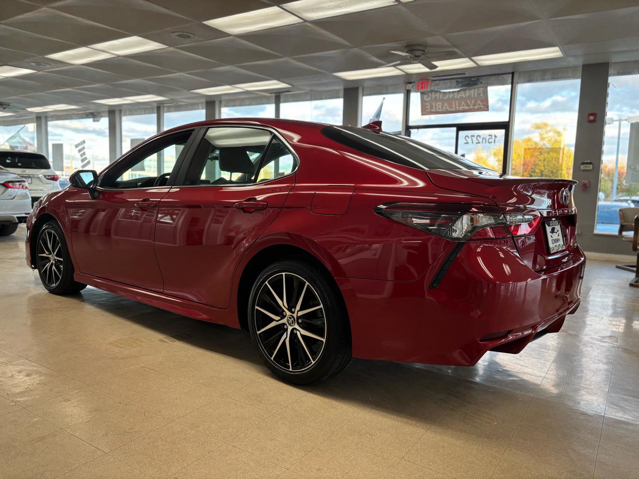 Toyota Camry SE 2024