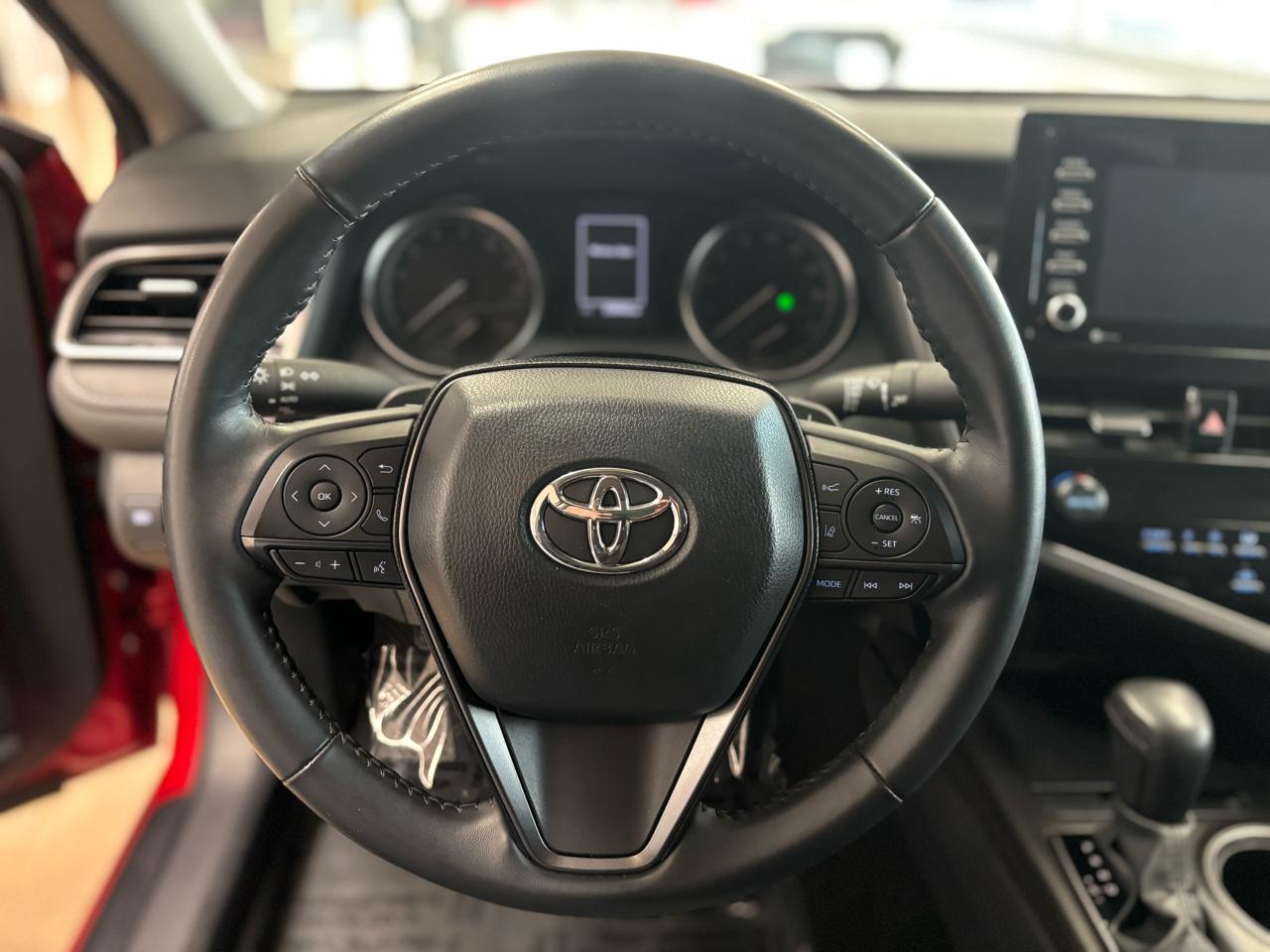 Toyota Camry SE 2024