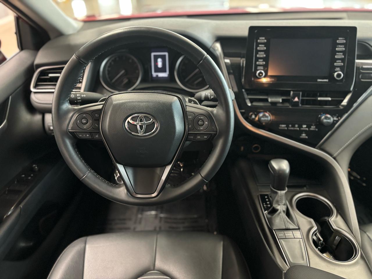 Toyota Camry SE 2024