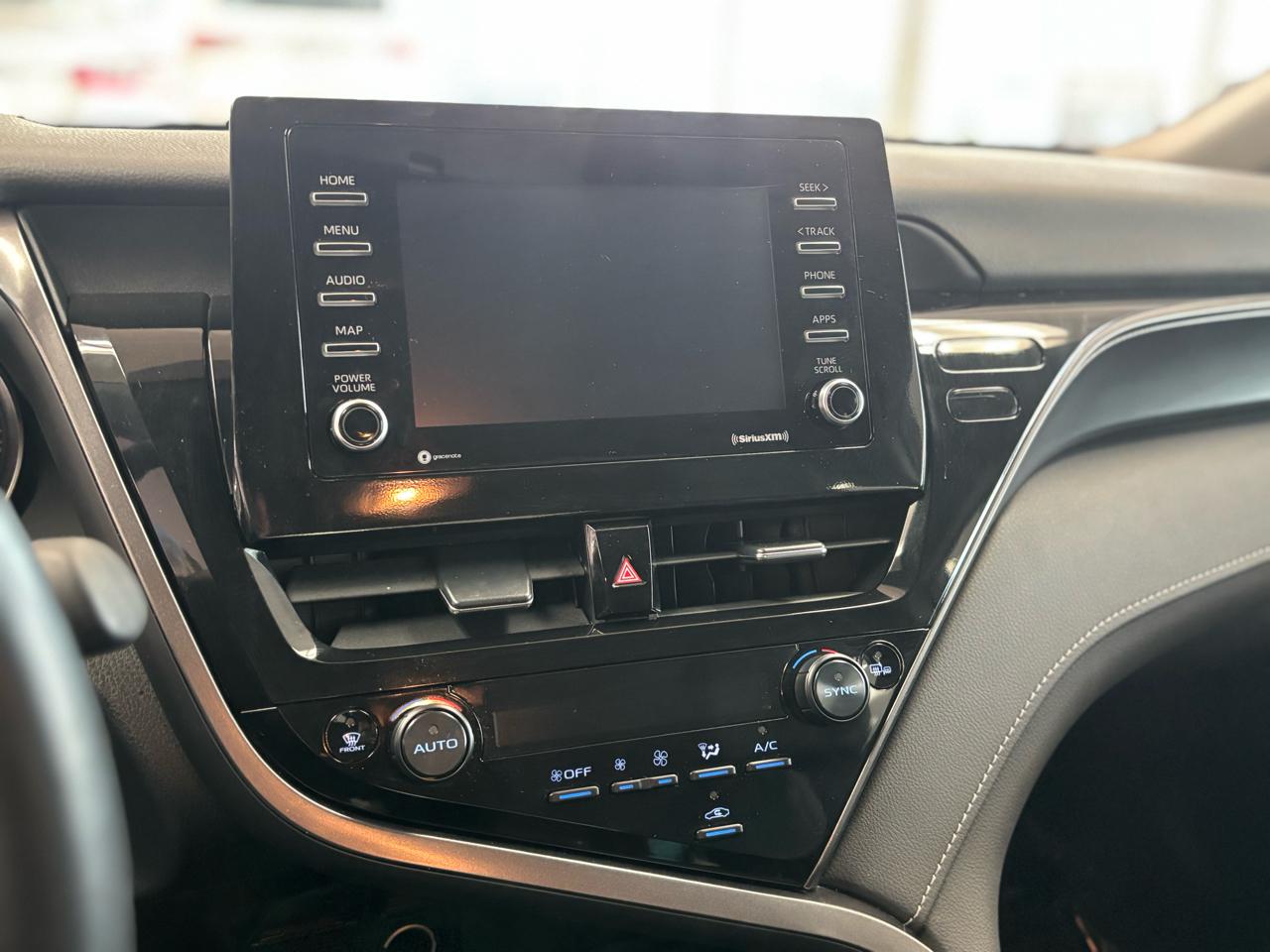 Toyota Camry SE 2024