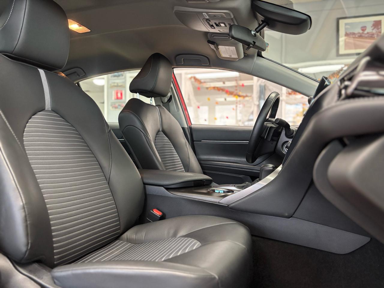 Toyota Camry SE 2024