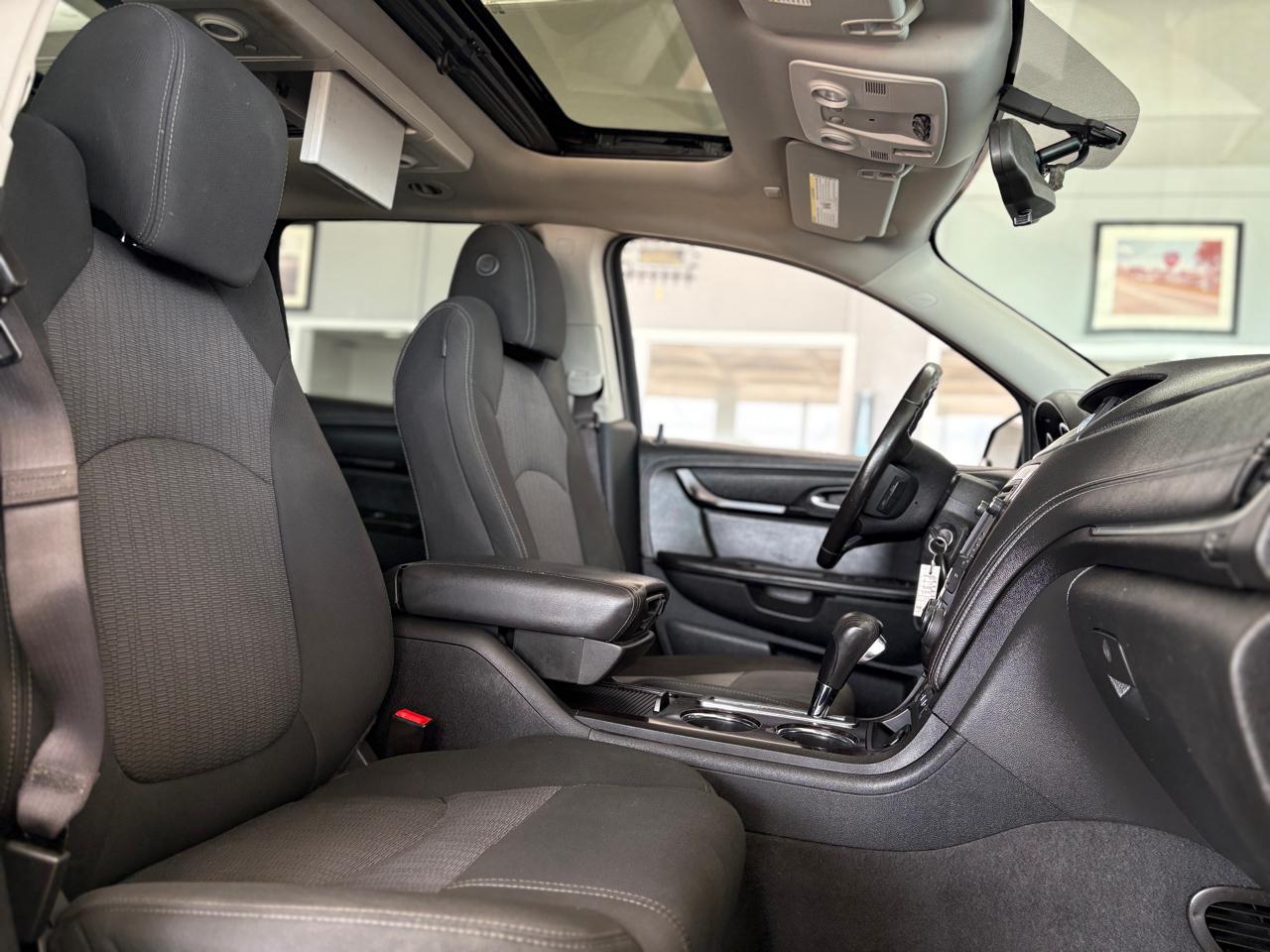Chevrolet Traverse AWD 4dr LT w/1LT 2015