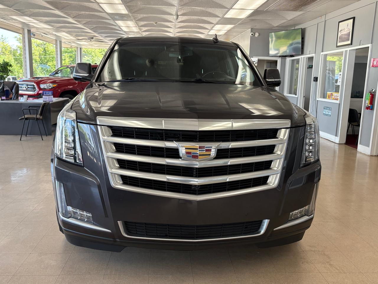 Cadillac Escalade ESV 4WD 4dr Luxury Collection 2016