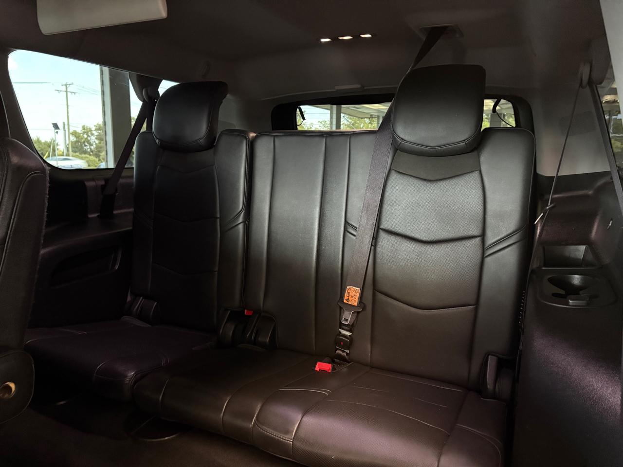Cadillac Escalade ESV 4WD 4dr Luxury Collection 2016