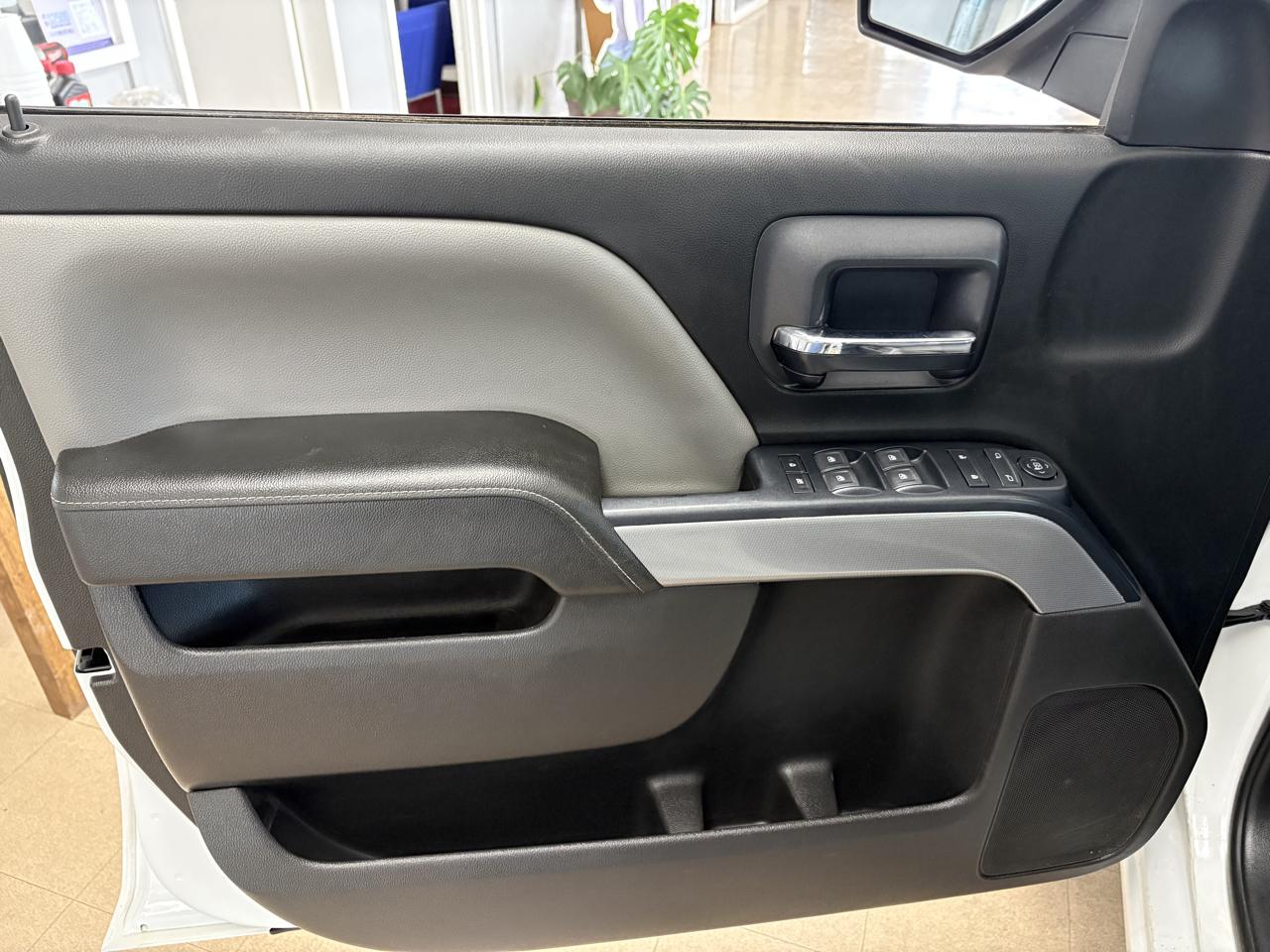 Chevrolet Silverado 1500 4WD Crew Cab 143.5" LT w/2LT 2018