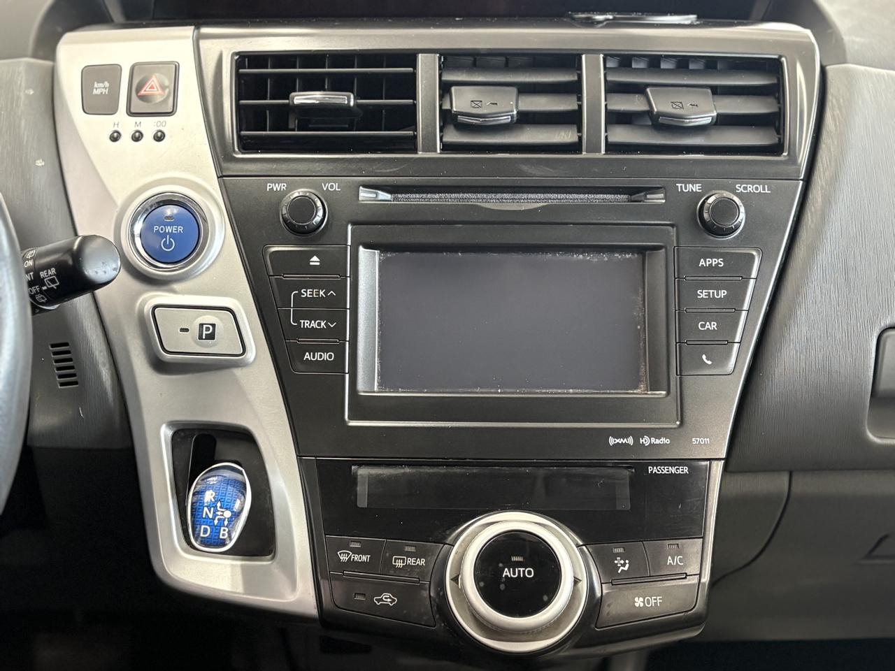Toyota Prius V 5dr Wgn Two (Natl) 2013