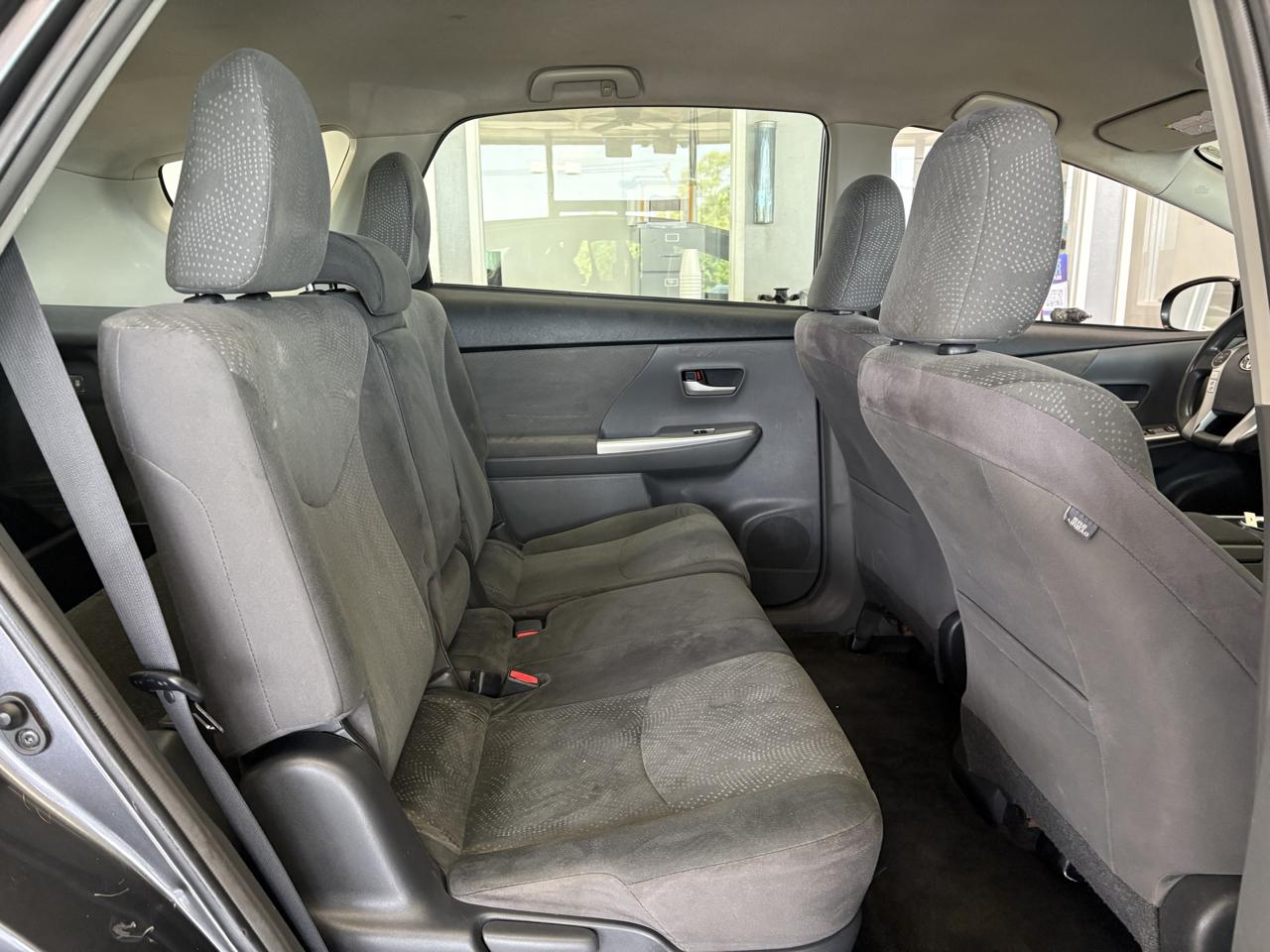 Toyota Prius V 5dr Wgn Two (Natl) 2013