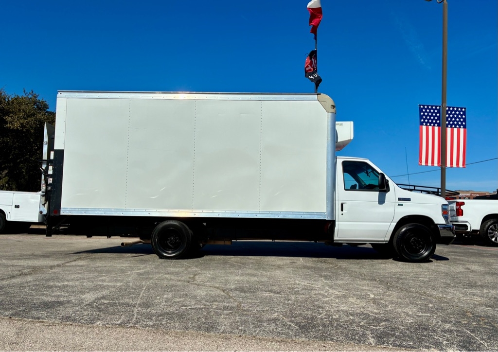 2019 Ford E-350 photo 4