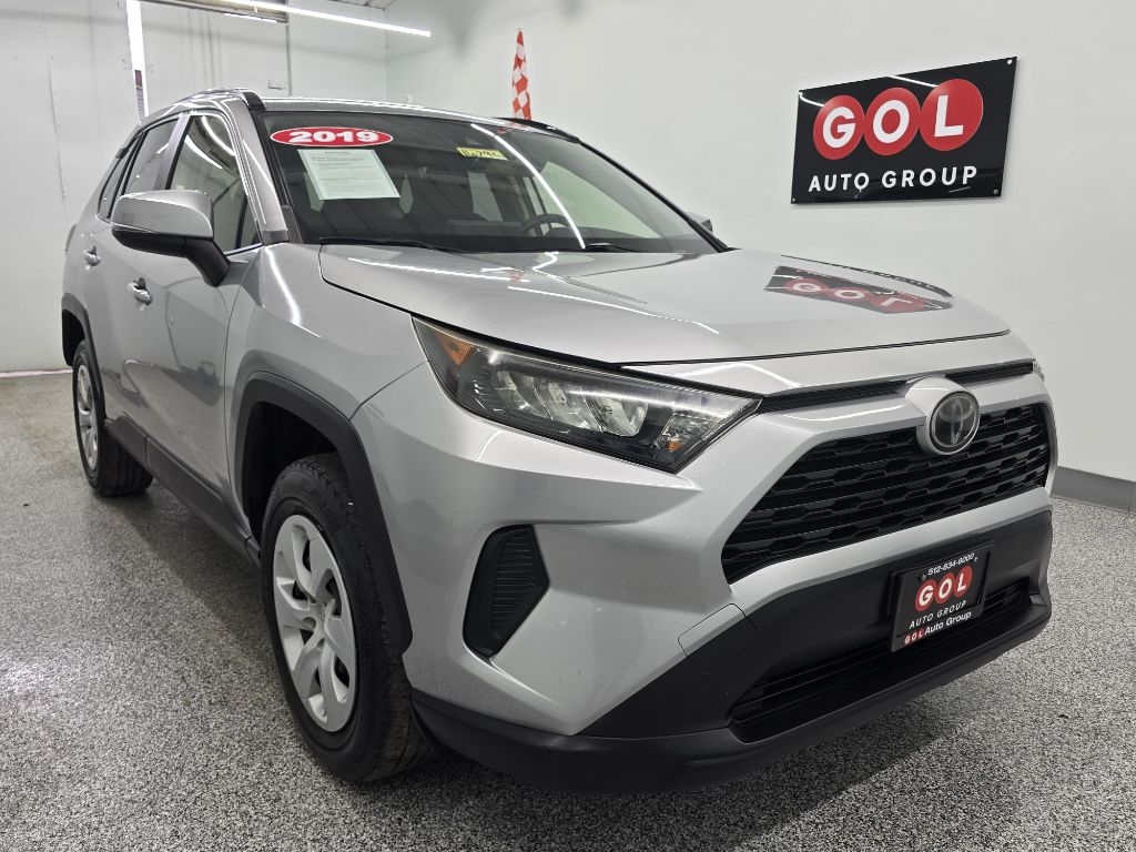 2019 Toyota RAV4 LE