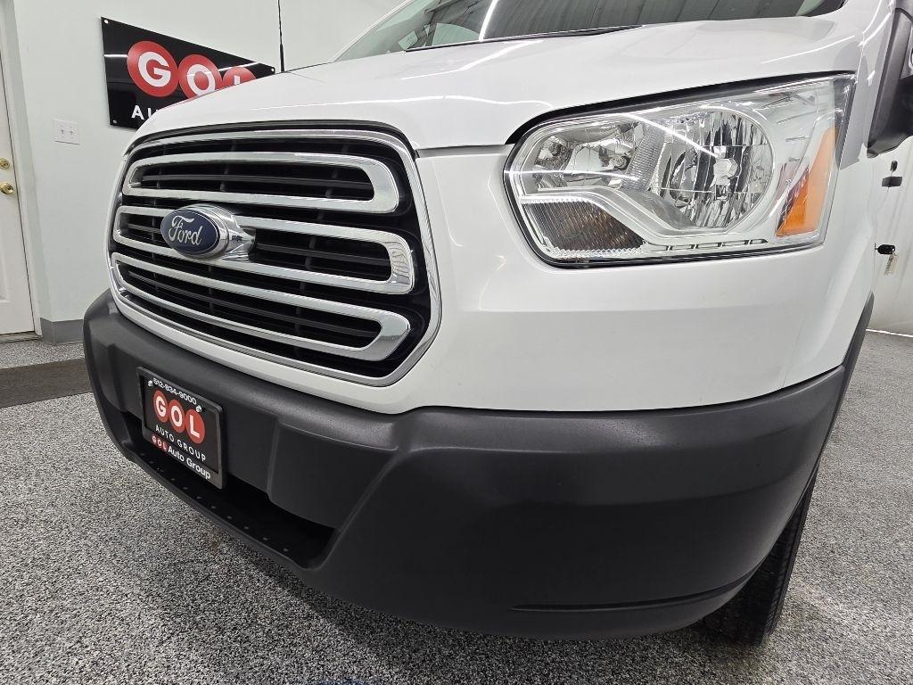 Ford Transit 250 Van Low Roof 60/40 Pass.130-in. WB 2017