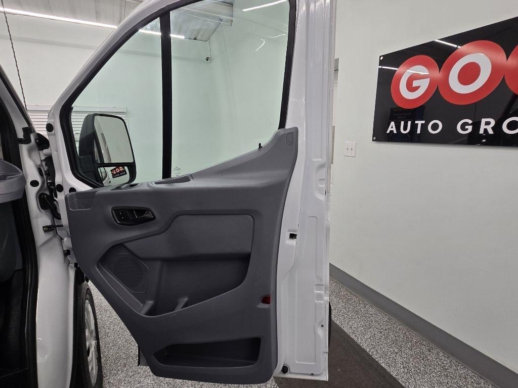 Ford Transit 250 Van Low Roof 60/40 Pass.130-in. WB 2017