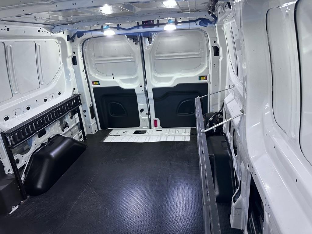 Ford Transit 250 Van Low Roof 60/40 Pass.130-in. WB 2017