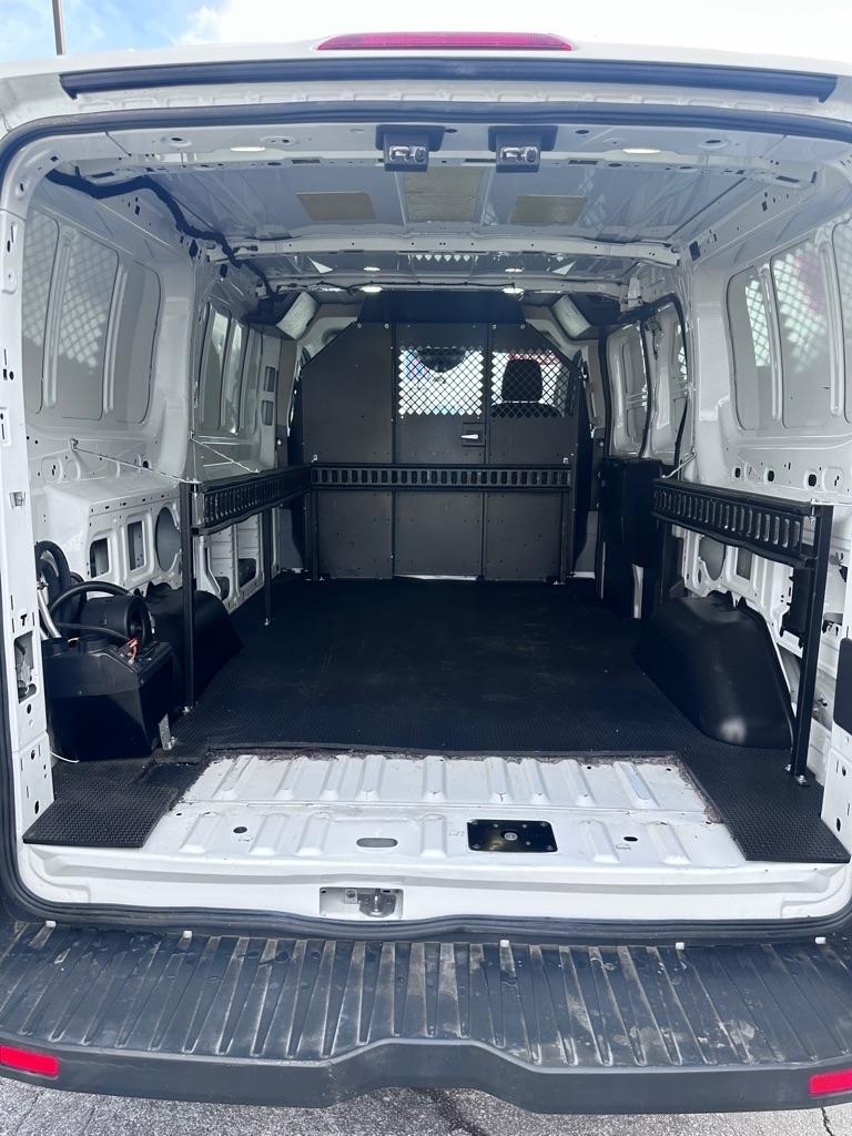 Ford Transit 250 Van Low Roof 60/40 Pass.130-in. WB 2017