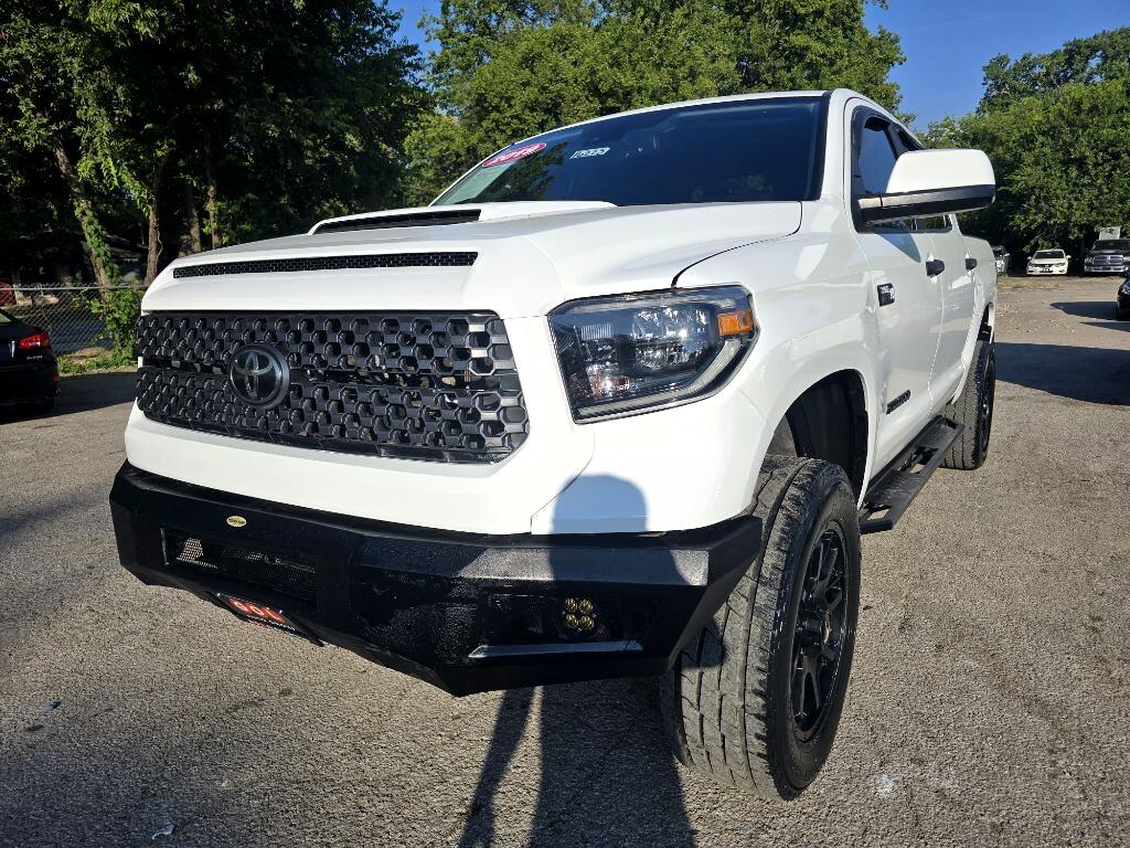 2019 Toyota Tundra SR5 CrewMax photo 3