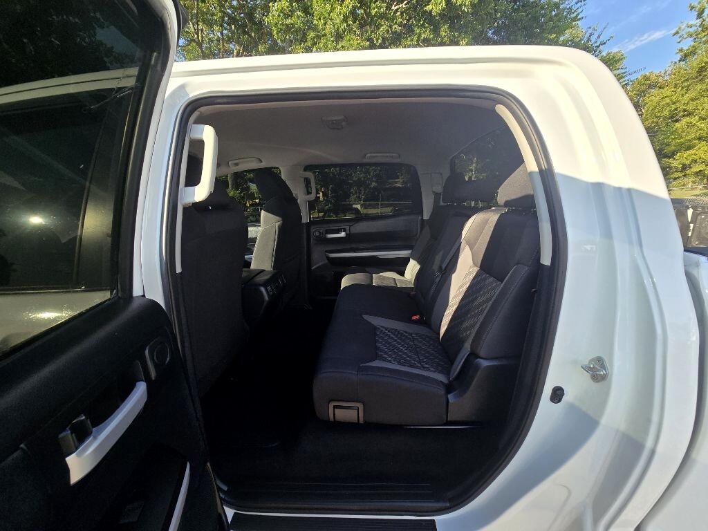 2019 Toyota Tundra SR5 CrewMax photo 6