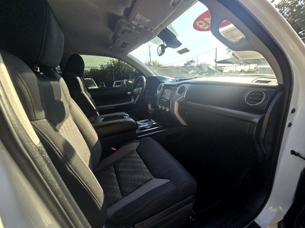 2019 Toyota Tundra SR5 CrewMax photo 8