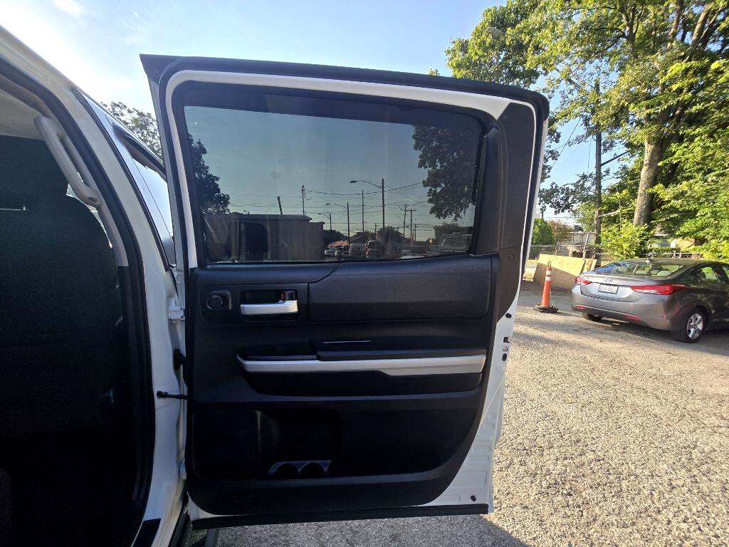 2019 Toyota Tundra SR5 CrewMax photo 18