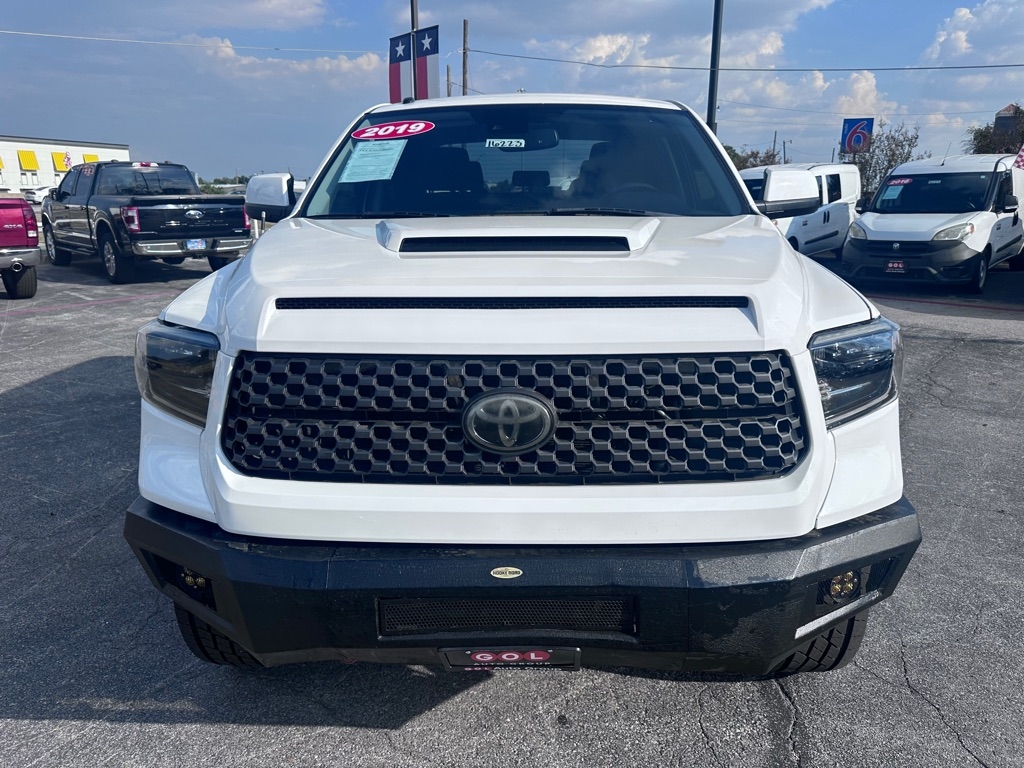 Toyota Tundra SR5 5.7L V8 CrewMax 4WD 2019 Toyota Tundra SR5 5.7L V8 CrewMax 4WD 2019