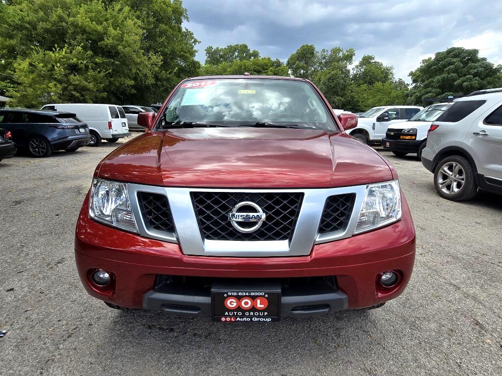 2017 Nissan Frontier PRO-4X Crew Cab photo 2