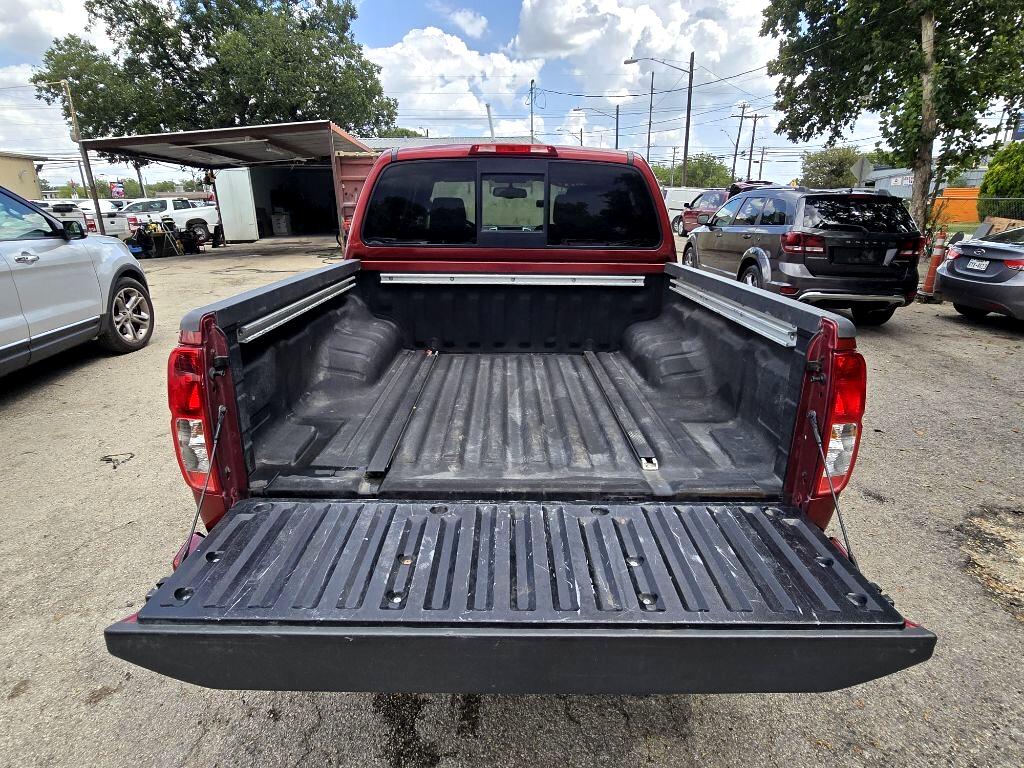 2017 Nissan Frontier PRO-4X Crew Cab photo 6