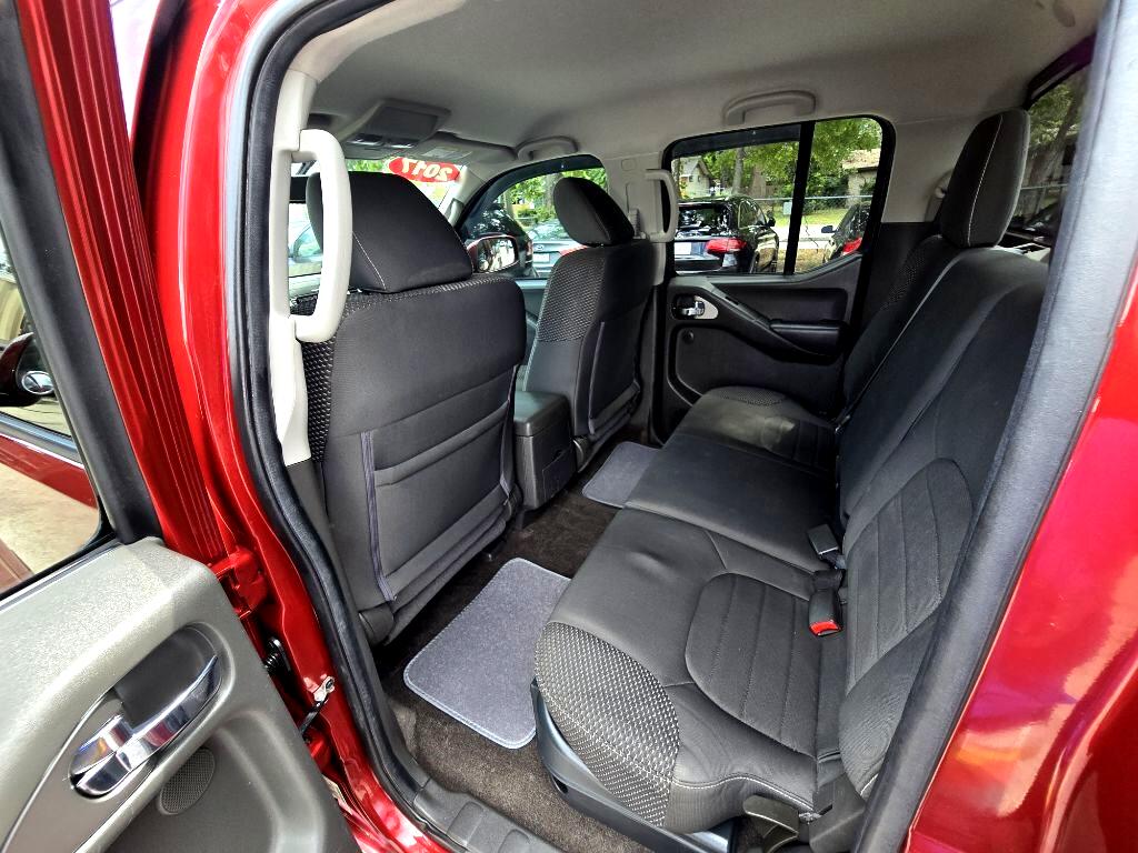 2017 Nissan Frontier PRO-4X Crew Cab photo 12