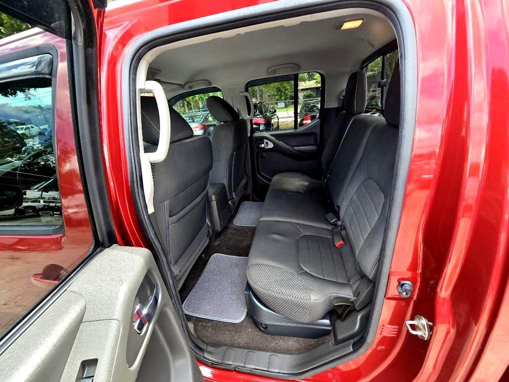 2017 Nissan Frontier PRO-4X Crew Cab photo 13