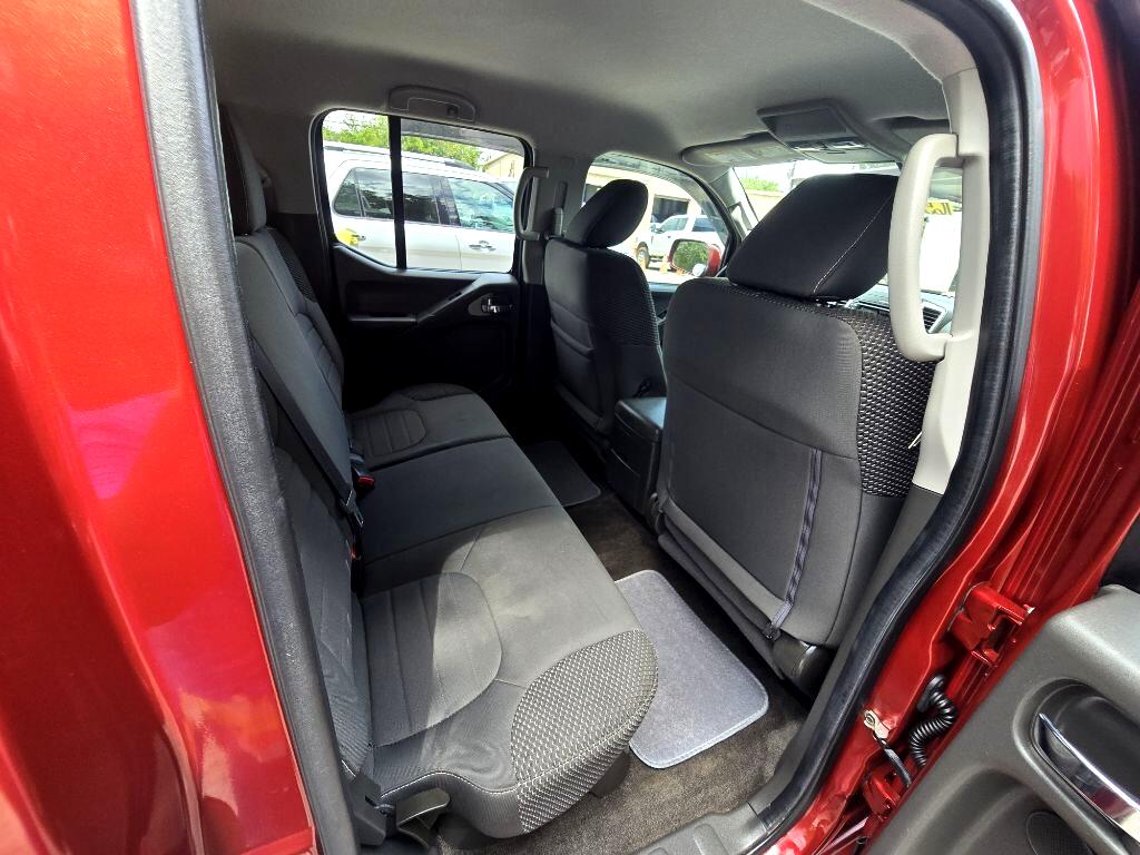 2017 Nissan Frontier PRO-4X Crew Cab photo 14