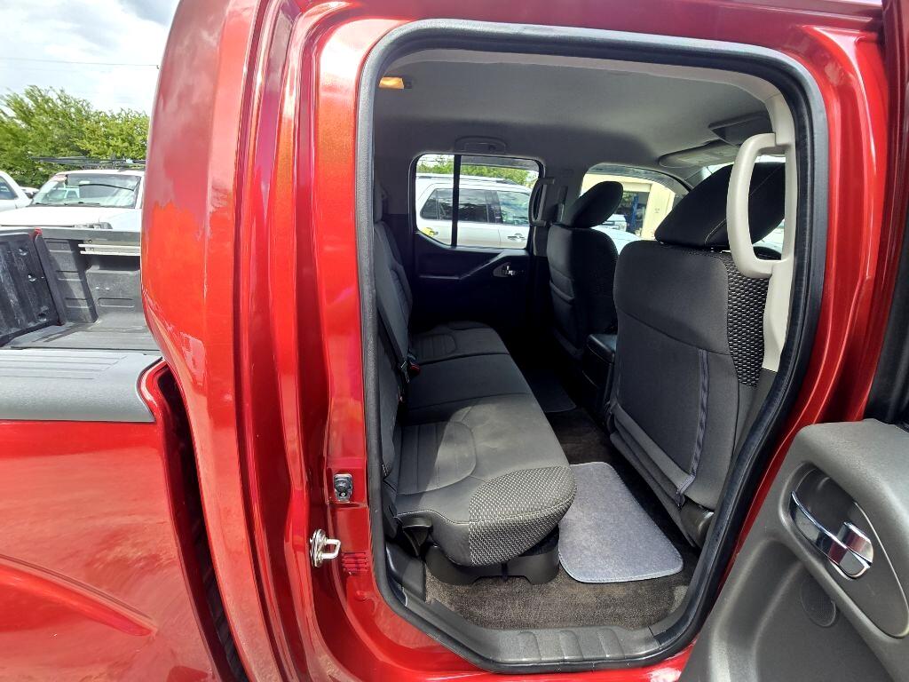 2017 Nissan Frontier PRO-4X Crew Cab photo 15