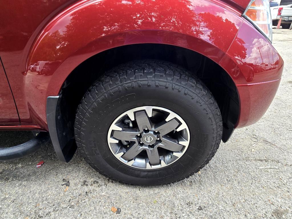 2017 Nissan Frontier PRO-4X Crew Cab photo 28