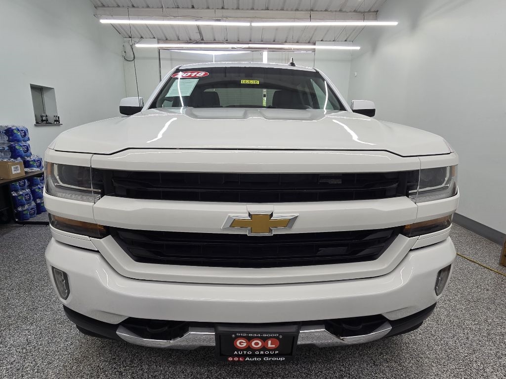 2018 Chevrolet Silverado 1500 LT photo 2
