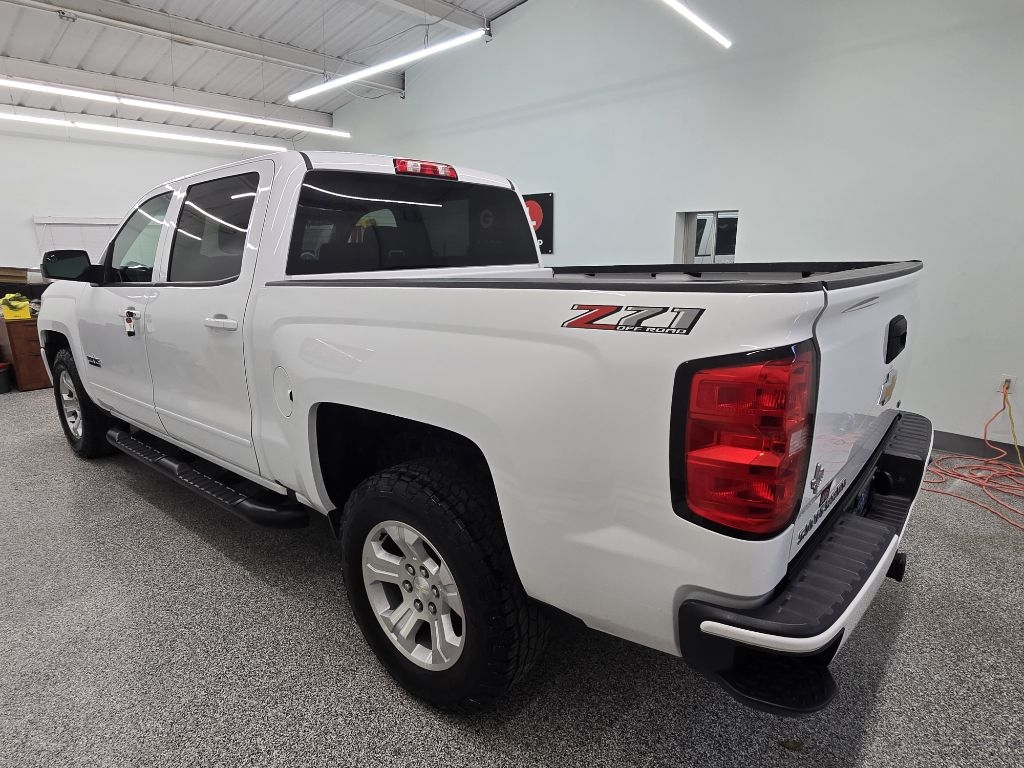 2018 Chevrolet Silverado 1500 LT photo 4