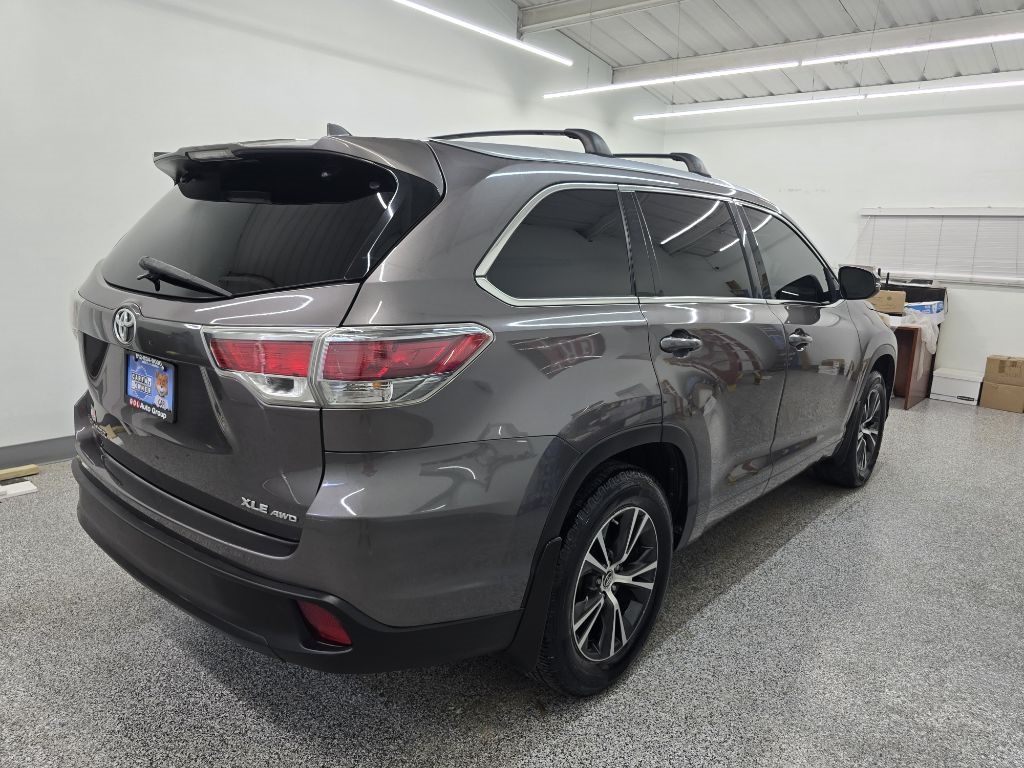 2016 Toyota Highlander XLE photo 6