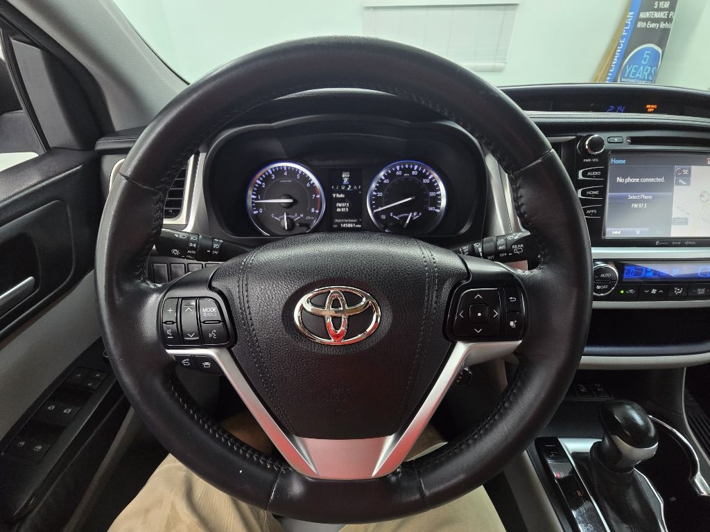 2016 Toyota Highlander XLE photo 17