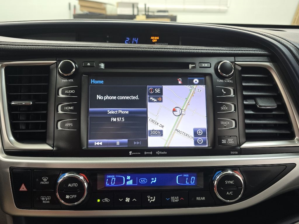 2016 Toyota Highlander XLE photo 20