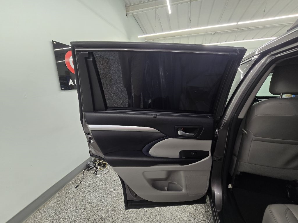 2016 Toyota Highlander XLE photo 22