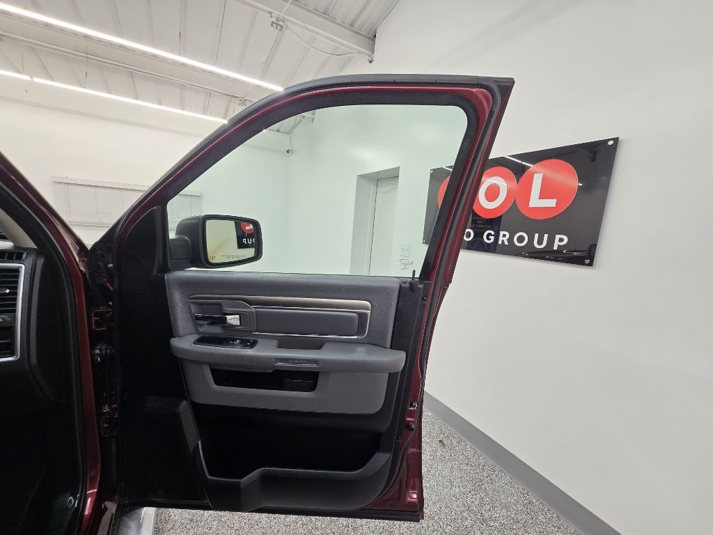 RAM 1500 Lone Star 4x2 Crew Cab 5'7" Box 2018 RAM 1500 Lone Star 4x2 Crew Cab 5'7" Box 2018