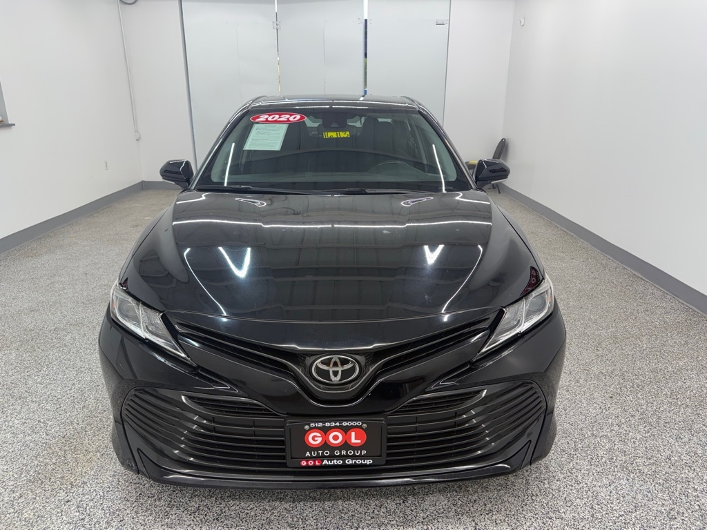 2020 Toyota Camry LE photo 3