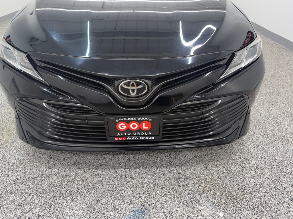 2020 Toyota Camry LE photo 4