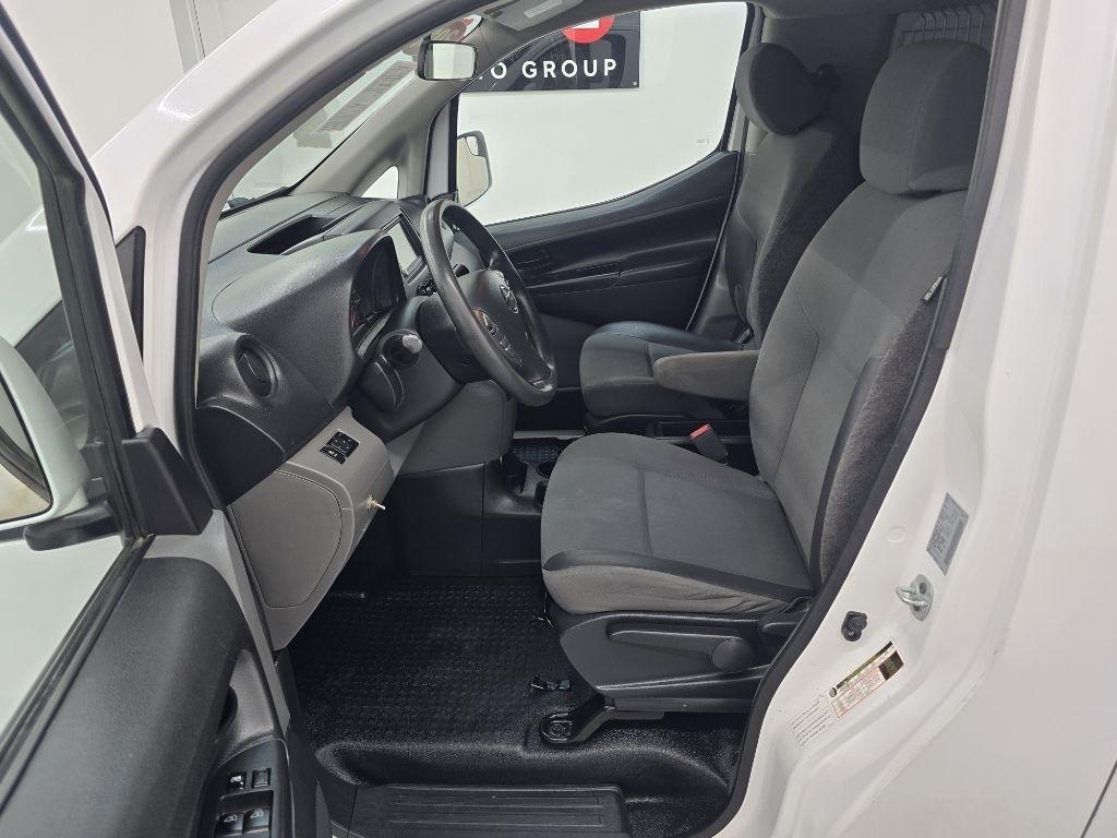 2020 Nissan NV200 SV - Photo 8