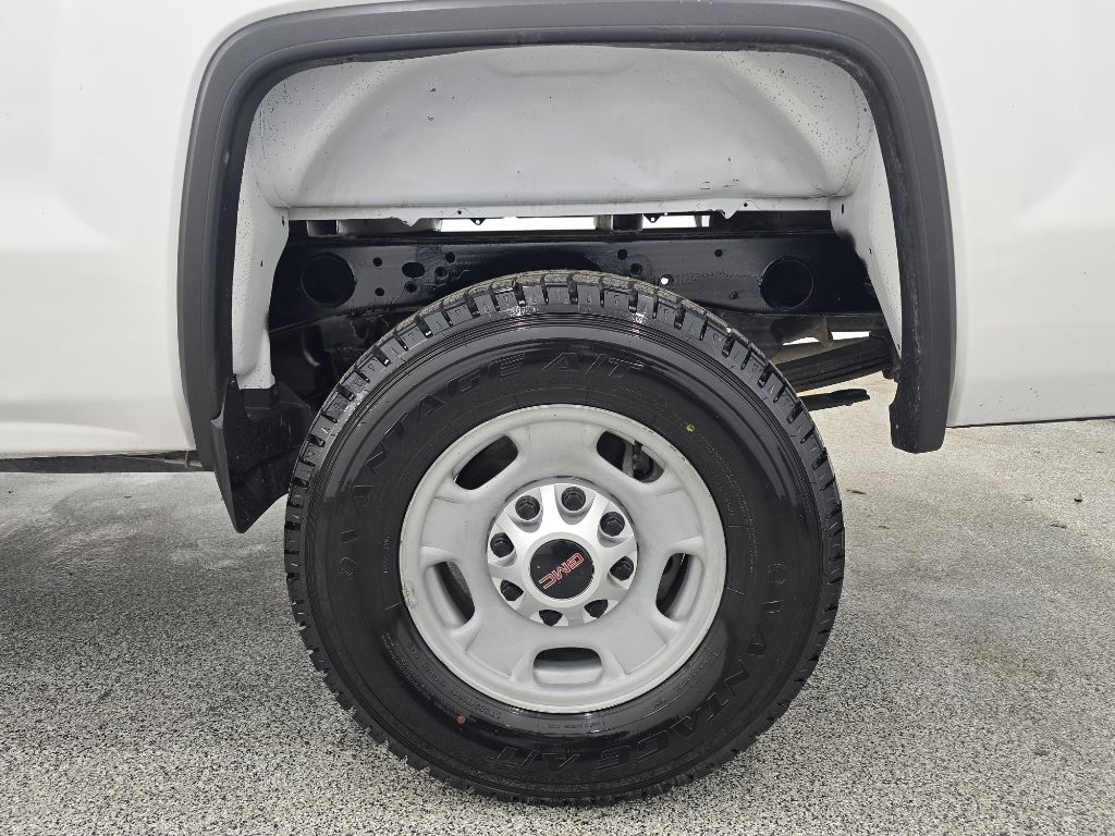 GMC Sierra 2500HD Base Crew Cab 4WD 2017