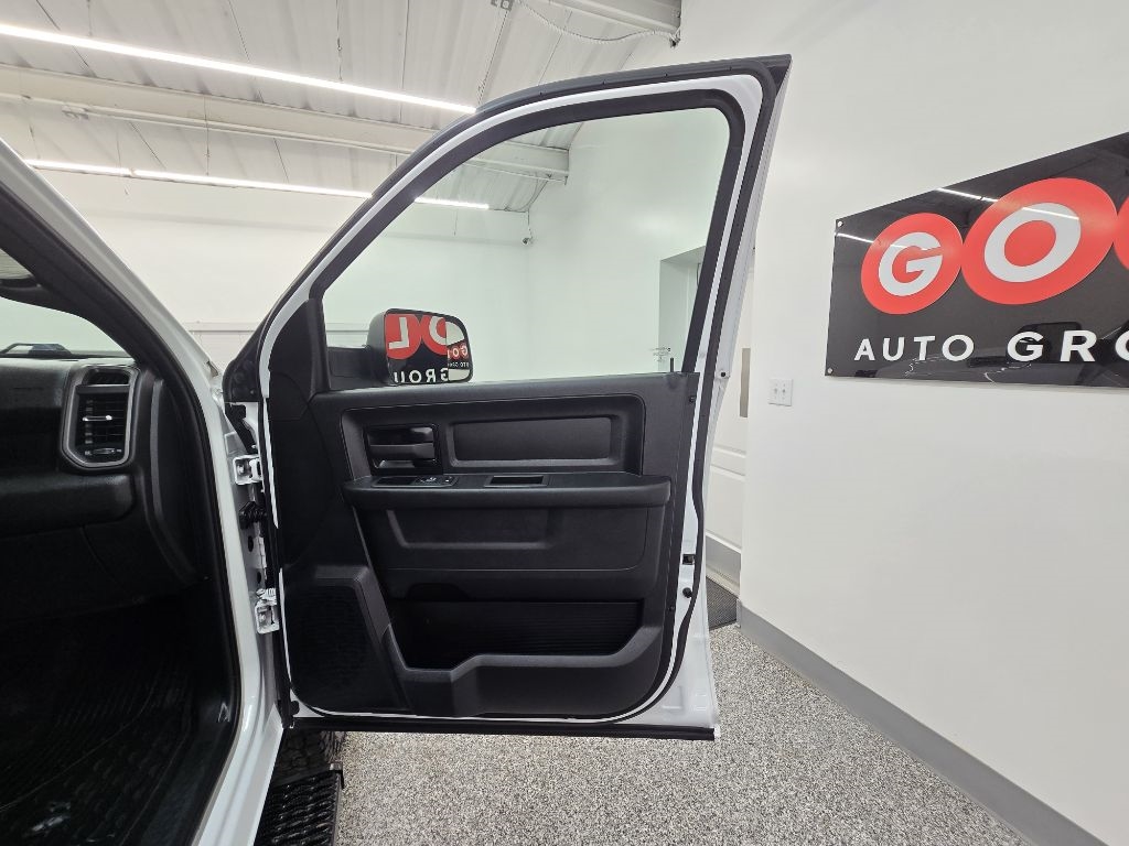 RAM 2500 Tradesman Crew Cab SWB 4WD 2022