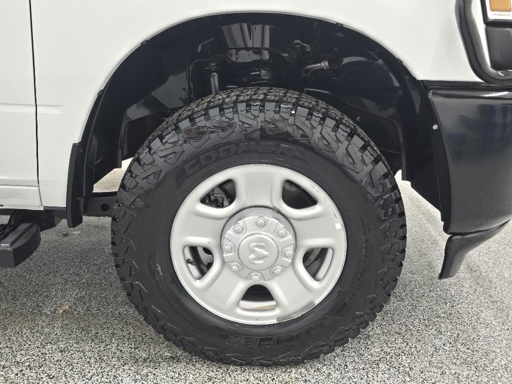 RAM 2500 Tradesman Crew Cab SWB 4WD 2022