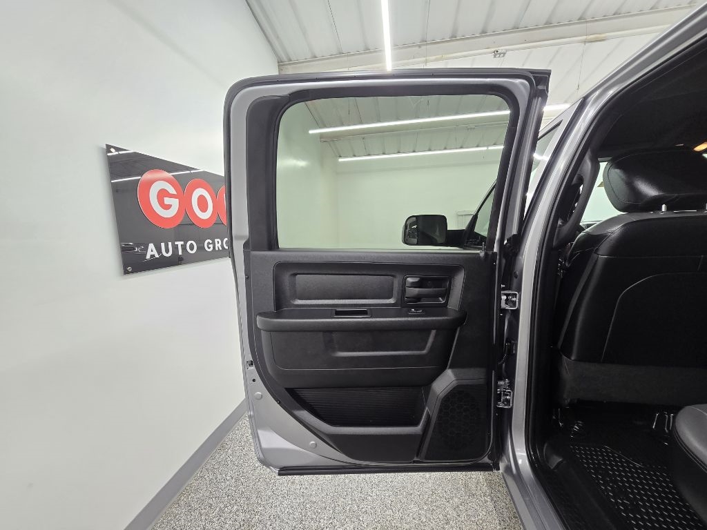 RAM 2500 Tradesman Crew Cab SWB 4WD 2022