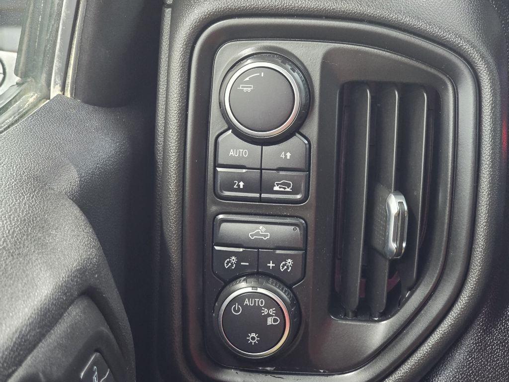 Chevrolet Silverado 1500 Work Truck Crew Cab Short Box 4WD 2021